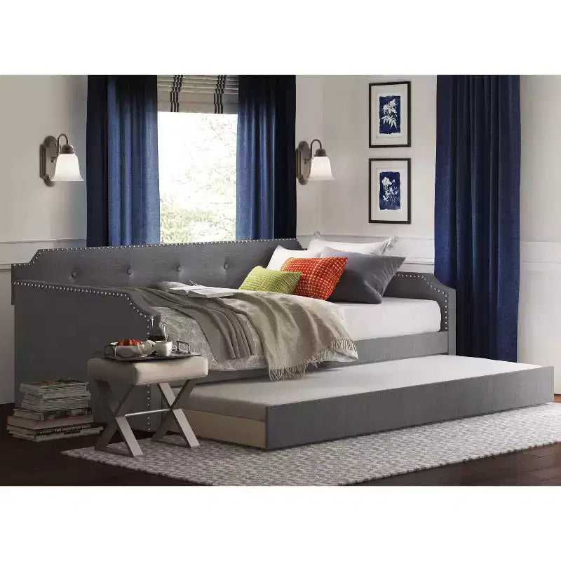Divano letto imbottito con letto estraibile Bella - Click Decor