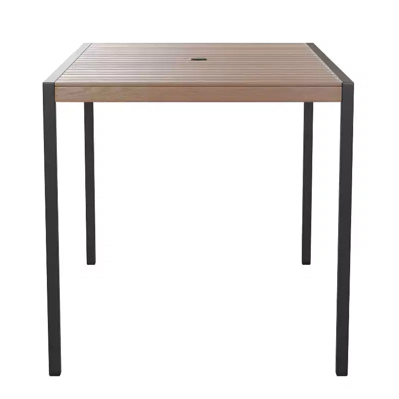 Tavolo da pranzo da patio Emma e Oliver 30 x 48 per tutte le stagioni in finto teak con struttura in acciaio - 4 posti a sedere
