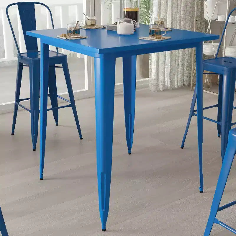 Tavolo da pranzo da esterno Merrick Lane con struttura in metallo e piano quadrato