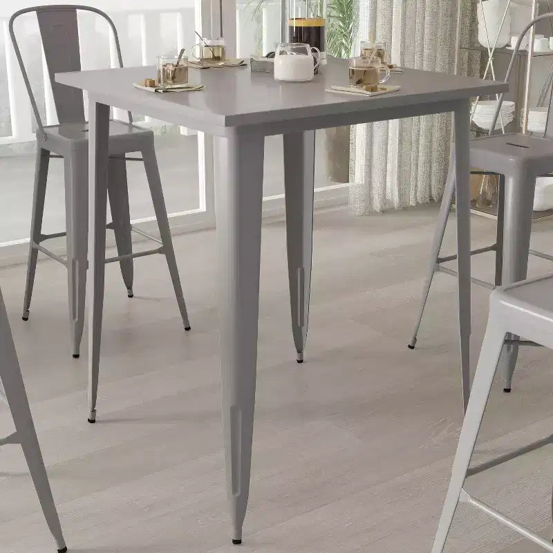 Tavolo da pranzo da esterno Merrick Lane con struttura in metallo e piano quadrato
