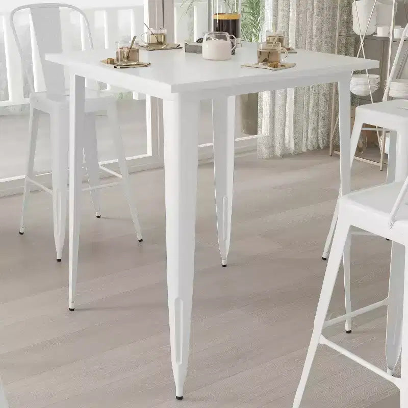 Tavolo da pranzo da esterno Merrick Lane con struttura in metallo e piano quadrato