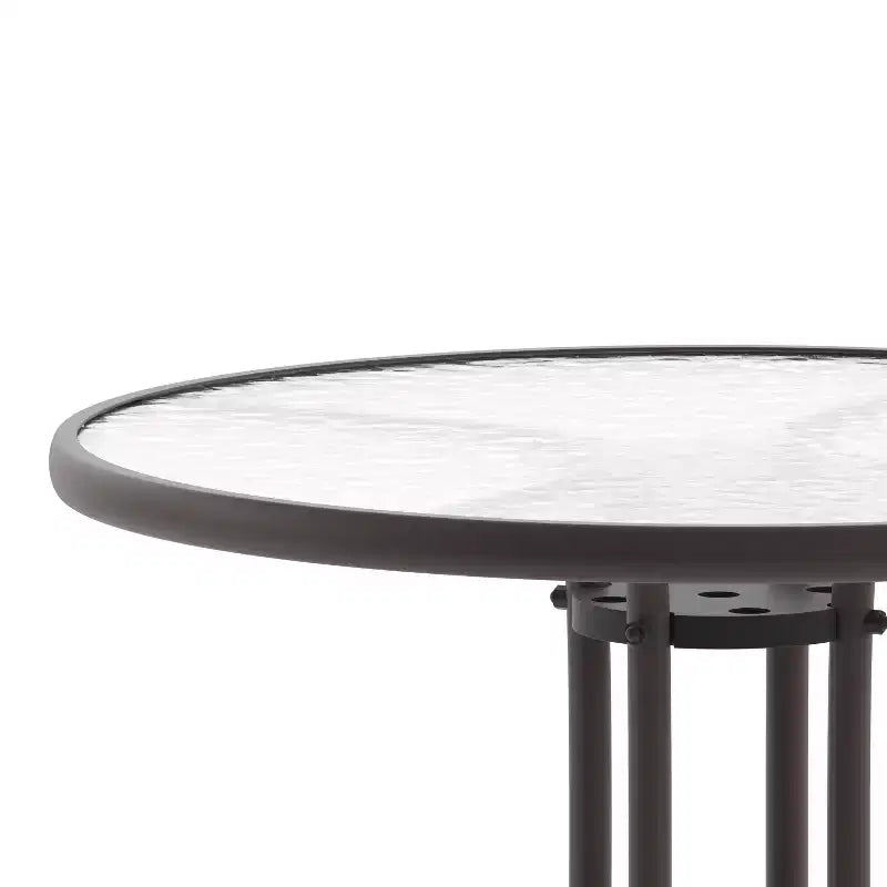 Tavolo rotondo Emma and Oliver 31.5 in metallo e vetro temperato con superficie liscia dal design a increspature