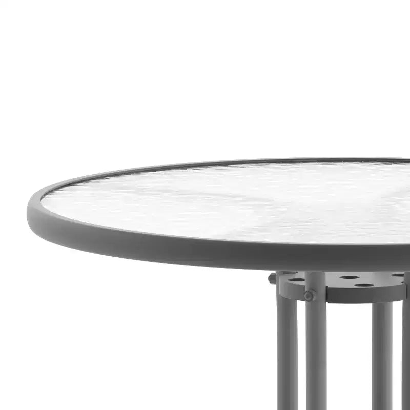 Tavolo rotondo Emma and Oliver 31.5 in metallo e vetro temperato con superficie liscia dal design a increspature