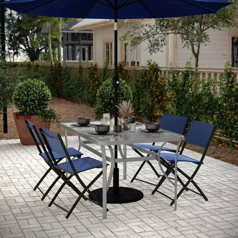 Tavolo da patio commerciale Flash Furniture Tory con piano in vetro temperato, foro per ombrellone e struttura in tubi d'acciaio