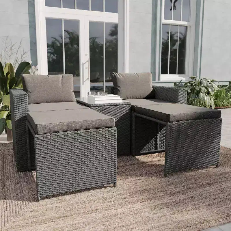 Divanetto modulare da interni/esterni Emma e Oliver con pouf e tavolino con ripiano in vetro