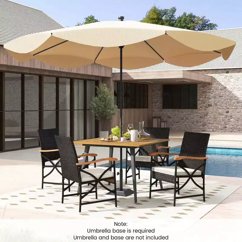 Set da pranzo Costway 5 pezzi in vimini PE per patio, tavolo e sedie con cuscini e foro per ombrellone da 1,9"