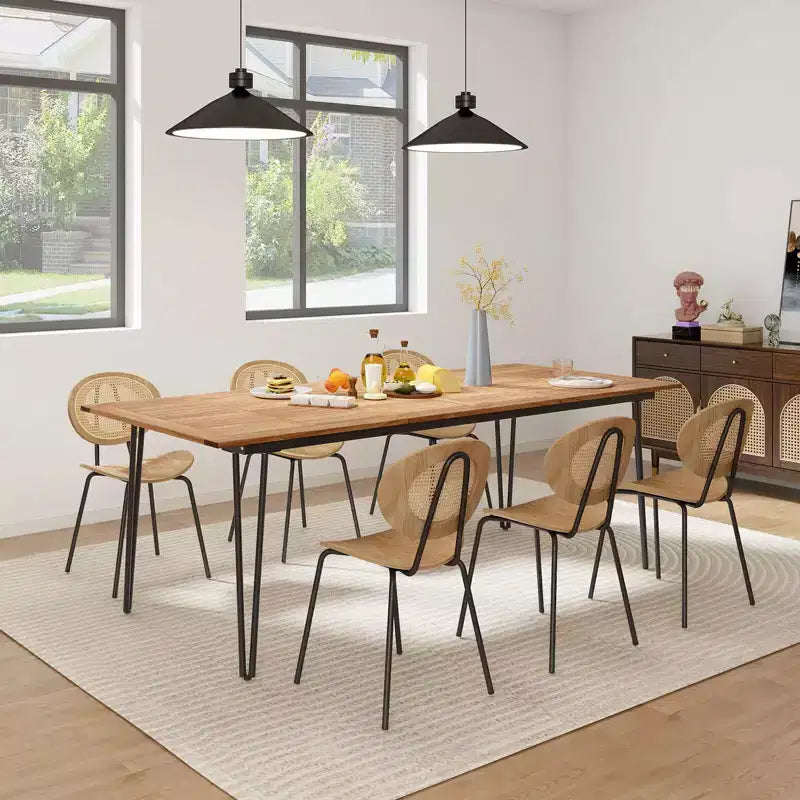 Tavolo da pranzo da esterno Costway da 86,5 pollici con piano in legno di acacia e gambe in metallo, con foro per ombrellone