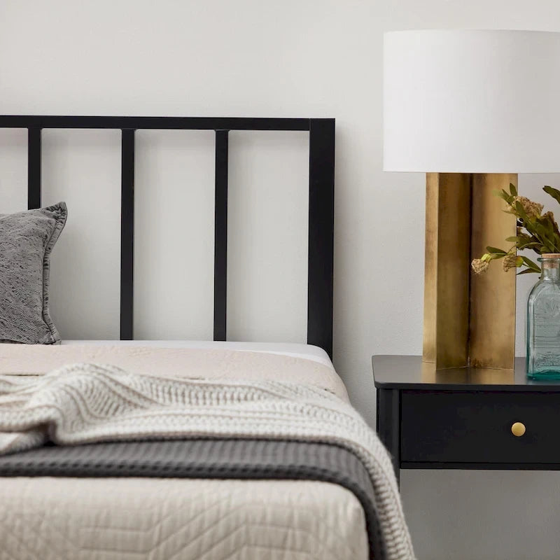 Letto a piattaforma in metallo con testiera a barre verticali – Nero / Oro / Bianco / Grigio – Singolo / Matrimoniale / Queen / King – 1 persona