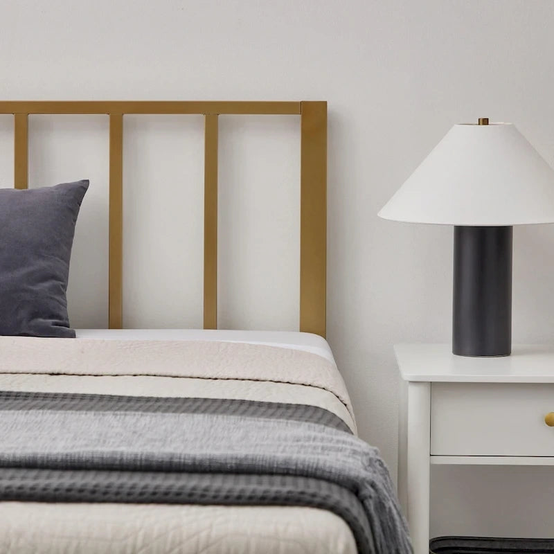 Letto a piattaforma in metallo con testiera a barre verticali – Nero / Oro / Bianco / Grigio – Singolo / Matrimoniale / Queen / King – 1 persona