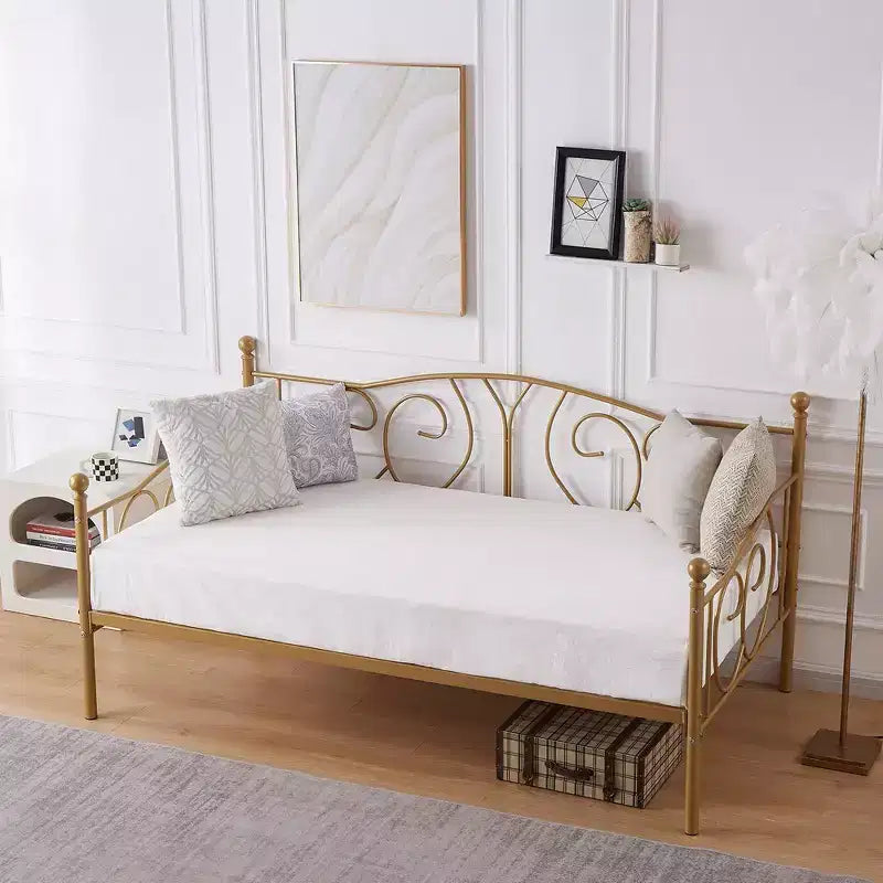 VECELO Struttura per letto a giorno matrimoniale in metallo, Divano letto con contenitore sotto, Facile da montare, Nessuna rete a molle necessaria