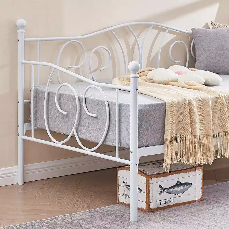 VECELO Struttura per letto a giorno matrimoniale in metallo, Divano letto con contenitore sotto, Facile da montare, Nessuna rete a molle necessaria