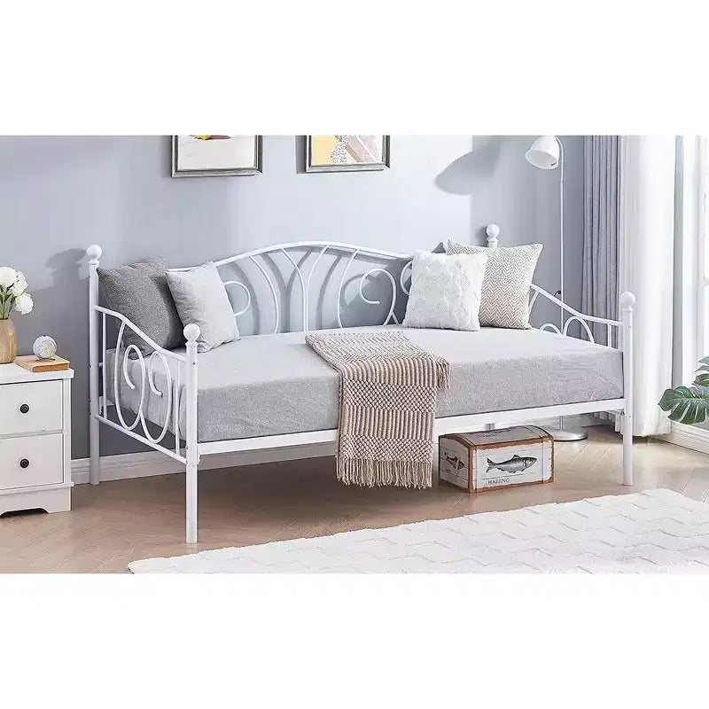 VECELO Struttura per letto a giorno matrimoniale in metallo, Divano letto con contenitore sotto, Facile da montare, Nessuna rete a molle necessaria