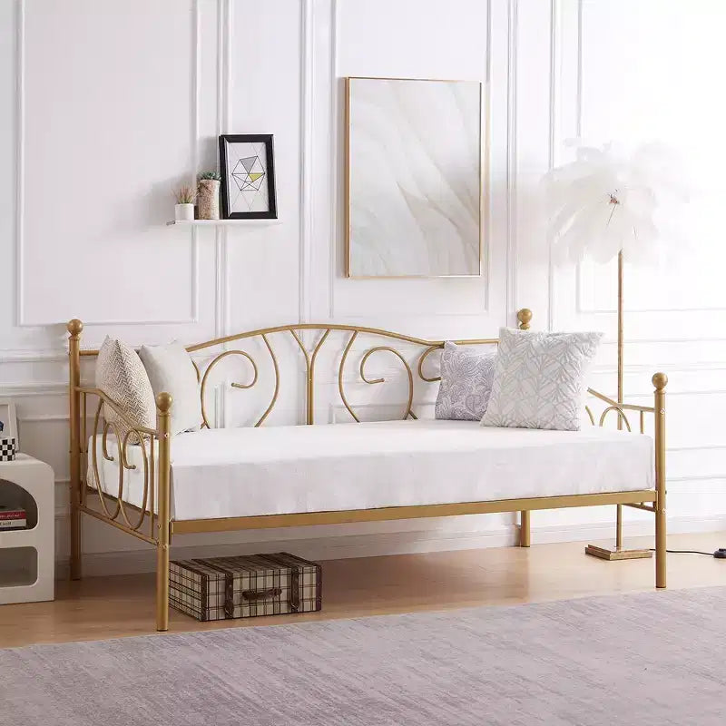 VECELO Struttura per letto a giorno matrimoniale in metallo, Divano letto con contenitore sotto, Facile da montare, Nessuna rete a molle necessaria