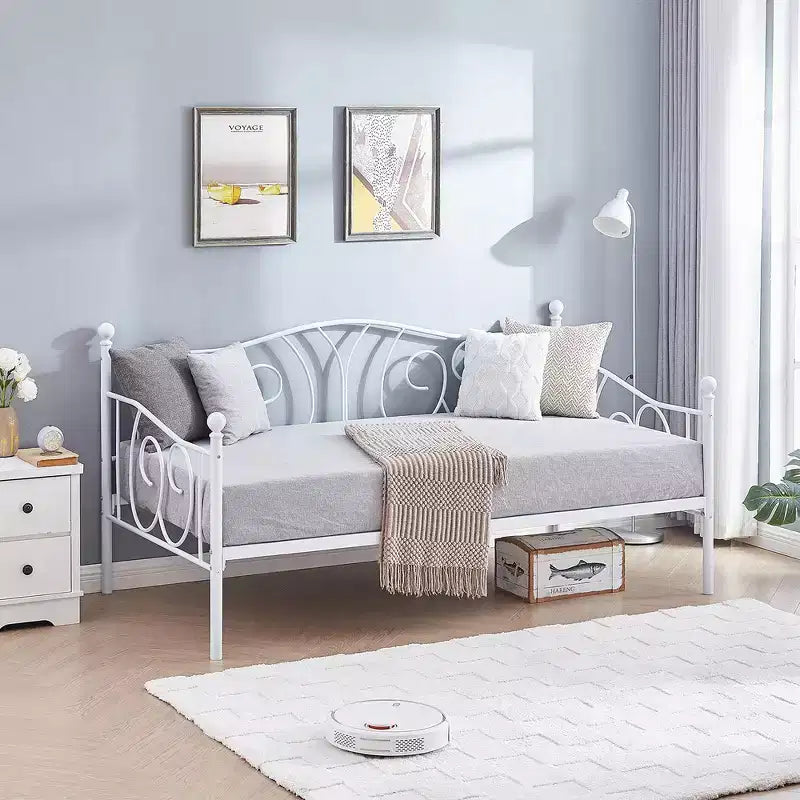 VECELO Struttura per letto a giorno matrimoniale in metallo, Divano letto con contenitore sotto, Facile da montare, Nessuna rete a molle necessaria
