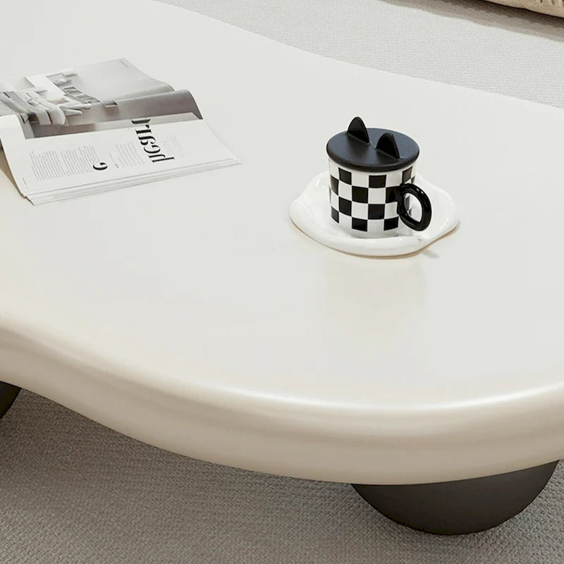 Tavolino a forma di nuvola da 48", Nero / Crema, Multicolore, 1 persona