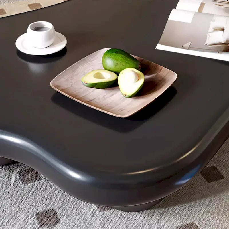 Tavolino a forma di nuvola da 48", Nero / Crema, Multicolore, 1 persona