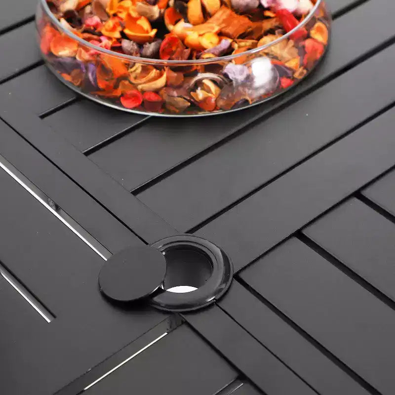 Captiva Designs Set da pranzo da 7 pezzi con tavolo rotondo in acciaio e sedie girevoli in vimini con cuscini spessi